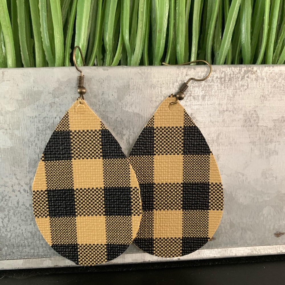 Tan/goldenish buffalo plaid faux leather earrings